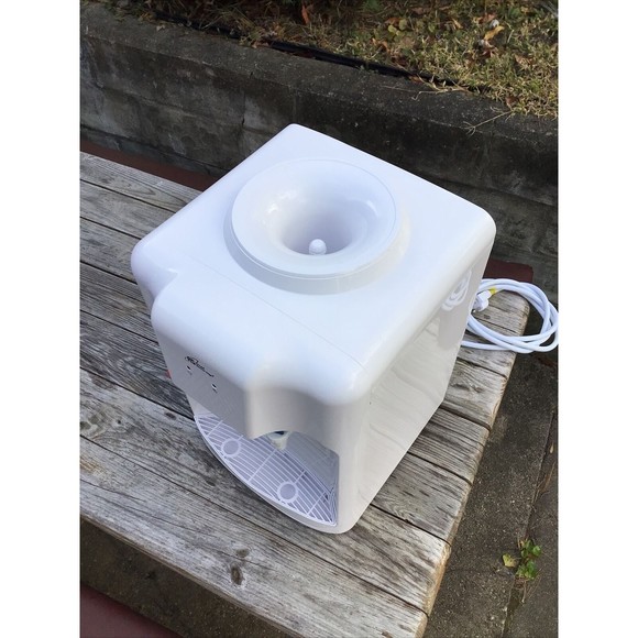 Royal Sovereign Cold and Hot Water Despenser/Cooler - Picture 2 of 10